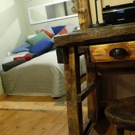 Folk In Old Town Apartment